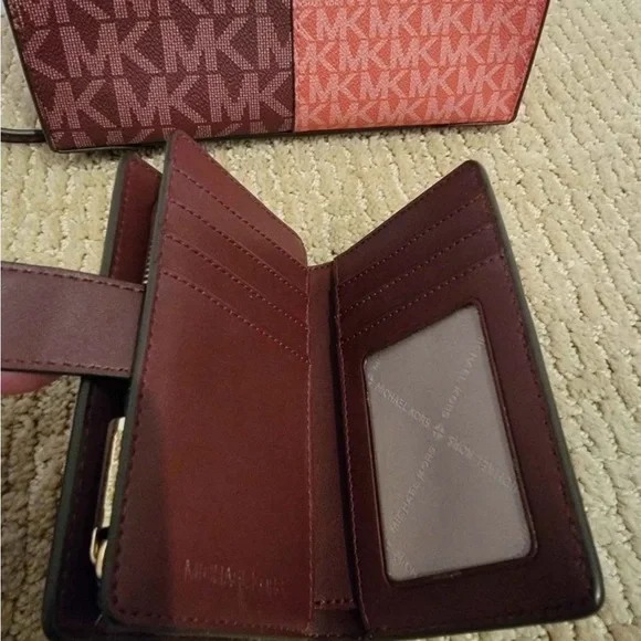 ❤️🖤Michael Kors Purse and Wallet ❤️🖤Great Condition
